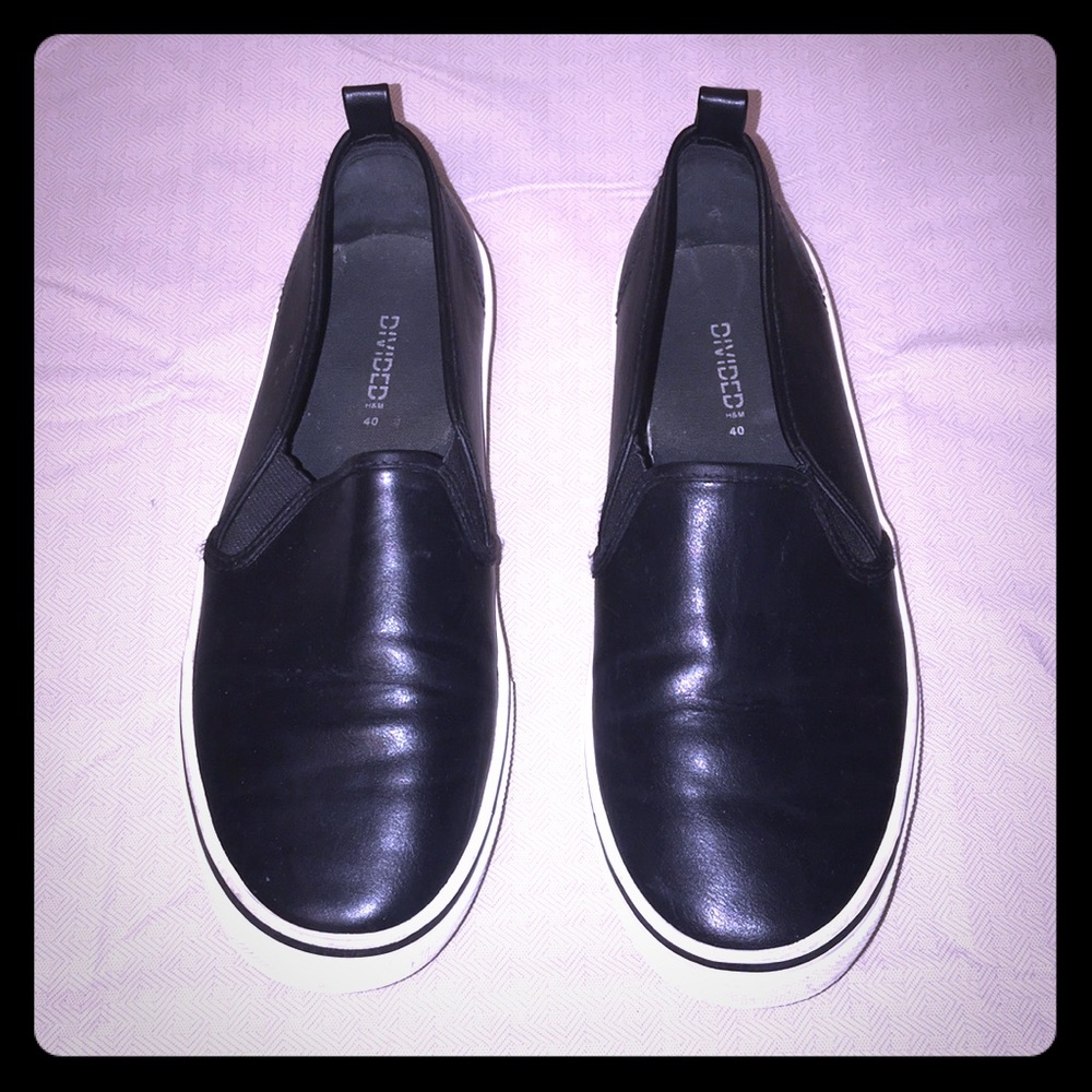 Divided Slip-on Sneakers